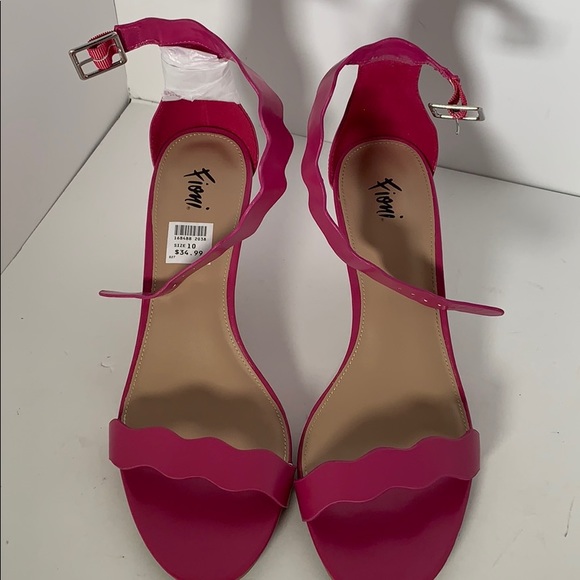 FIONI Clothing Shoes - NWT Fioni heeled sandals